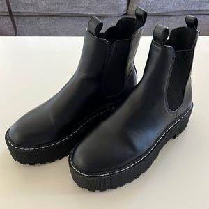 H&M - Chelsea boots